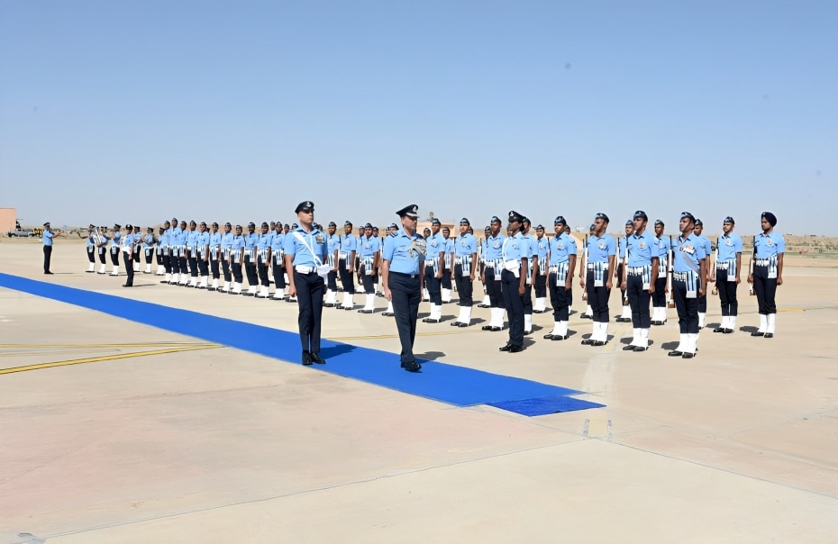 एयर ऑफिसर कमांडिंग-इन-चीफ एयर मार्शल नर्मदेश्वर तिवारी - दक्षिण पश्चिमी वायु कमान द्वारा जैसलमेर का दौरा